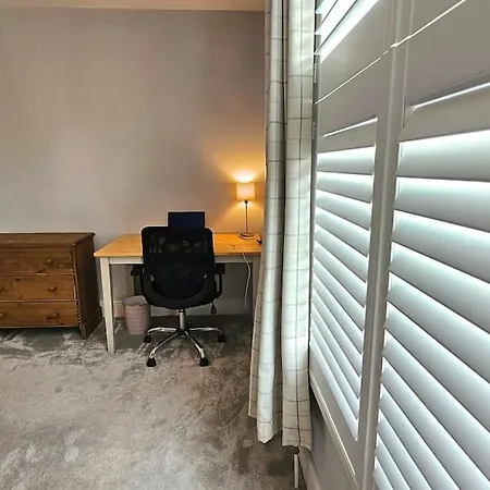 Stunning Terraced House Next To Racecourse בית נופש יורק