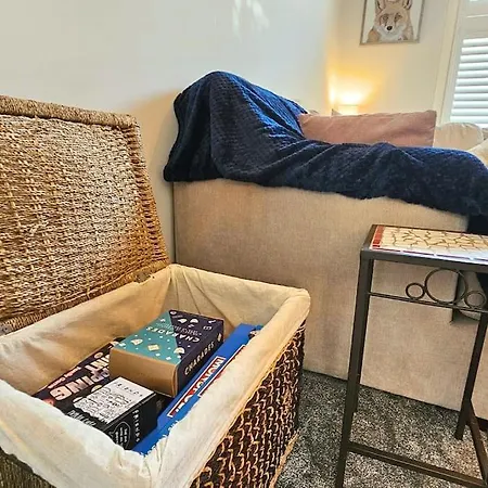 בית נופש Stunning Terraced House Next To Racecourse *