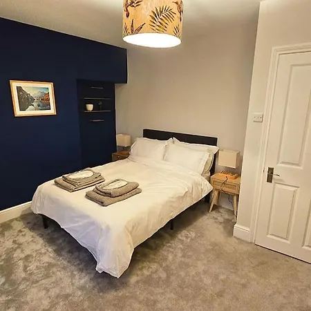 Stunning Terraced House Next To Racecourse Vakantiehuis York