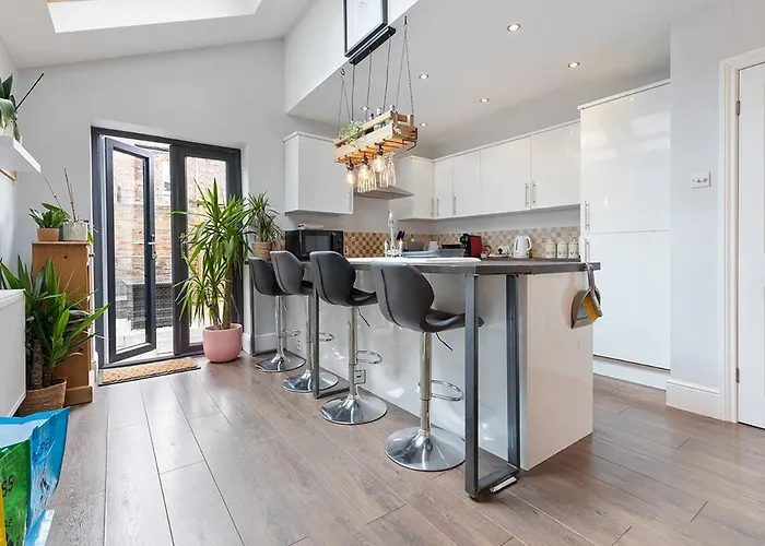 Casa de Férias Stunning Terraced House Next To Racecourse *