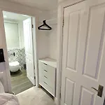 Stunning Terraced House Next To Racecourse *