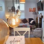 Stunning Terraced House Next To Racecourse York