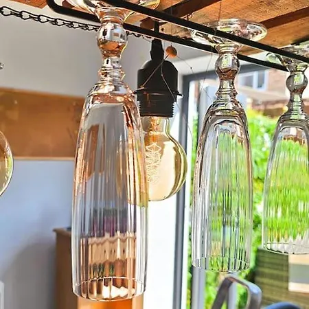 Stunning Terraced House Next To Racecourse 펜션